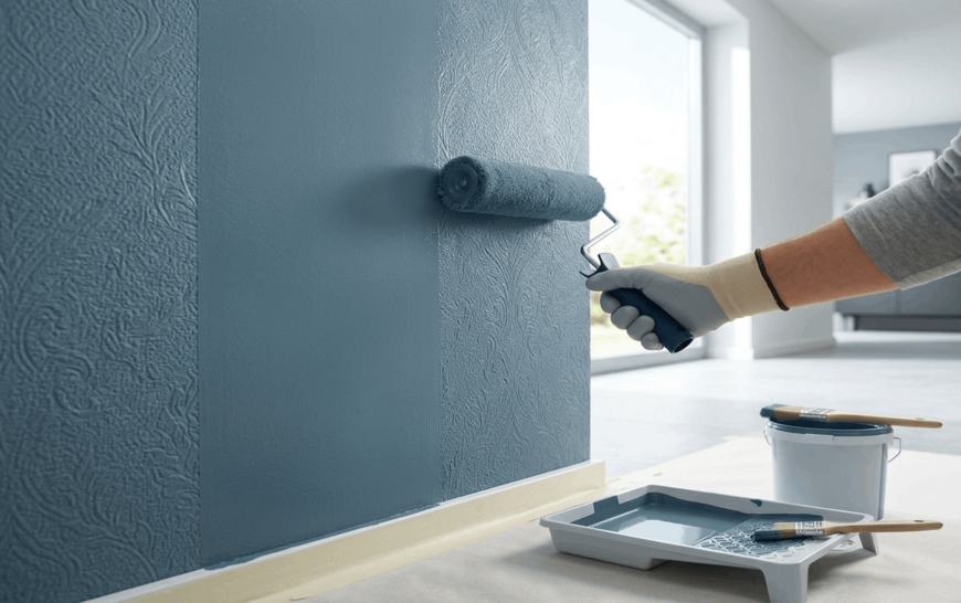 Как покрасить обои под покраску без разводов